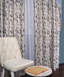 Draperie blackout gri/negru model abstract