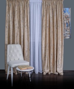 Draperie catifea bej cu insertii aurii