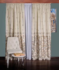 Draperie catifea crem cu model auriu