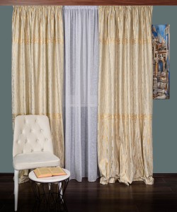 Draperie catifea crem cu model auriu