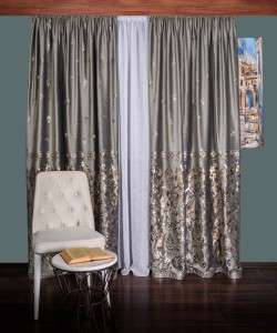 Draperie catifea gri cu model auriu