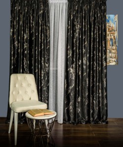 Draperie catifea negru cu insertii auriu