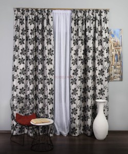 Draperie model flori