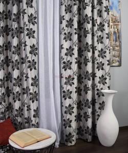 Draperie model flori
