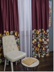 Draperie satin grena,flori multicolore