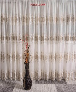 Perdea in broderie dantela,crem/bej