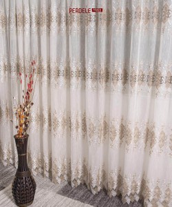 Perdea in broderie dantela,crem/bej
