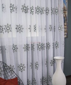 Perdea model flori verde