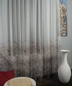 Perdea tulle bordura maro