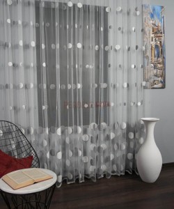 Perdea tulle brodat, alb/gri