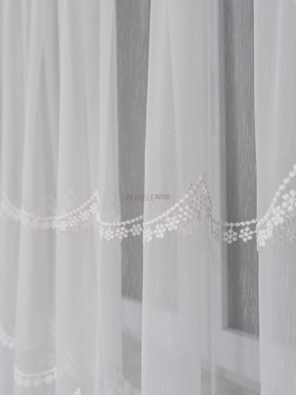 Perdea tulle brodat crem
