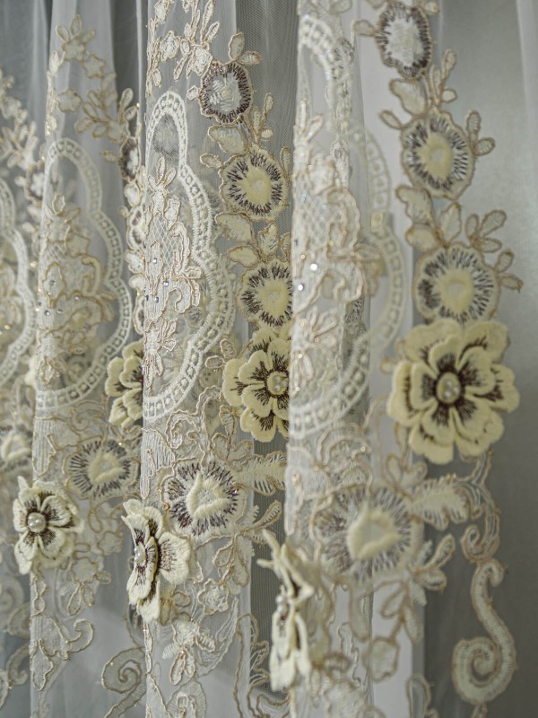 Perdea tulle brodat crem/auriu