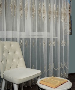 Perdea tulle brodat ivoire/auriu