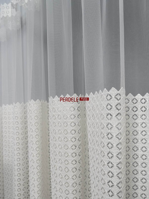 Perdea tulle crem