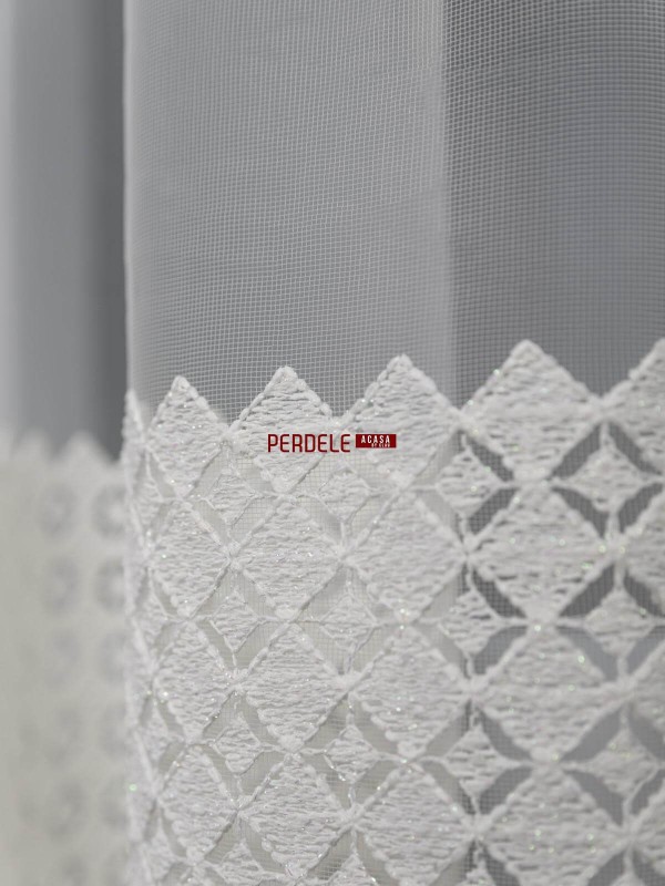 Perdea tulle crem